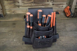 ToolPack Industriele Gereedschapsholster, Extra Brede Riemlus -Werkplaats Gereedschap Serie 366.07120sfeer203.jpg 1200x600 62f7eebc88