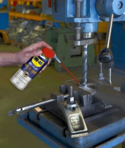 WD-40 Specialist® Boor- & Snijolie 400ml -Werkplaats Gereedschap Serie 49109 nba20wd 4020specialist20boor20en20snijolie20op20machine.jpg 1200x600 07eecebc88