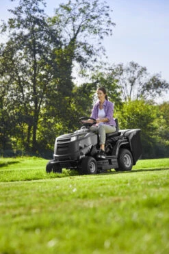 Alpina Benzine Tuintraktor AT4 84 HA -Werkplaats Gereedschap Serie at484ha 2t2100404a22 amb02.jpg 1200x600 3adc3ebc88