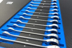 HBM 13 Delige Ring, Ratel, Steeksleutelset INCH In Carbon Foam Inlay Voor Gereedschapswagen 11 HBM 13 Delige Ring, Ratel, Steeksleutelset INCH In Carbon Foam Inlay Voor Gereedschapswagen -Werkplaats Gereedschap Serie hbm 2079 1.jpg 1200x600 75ac2ebc88