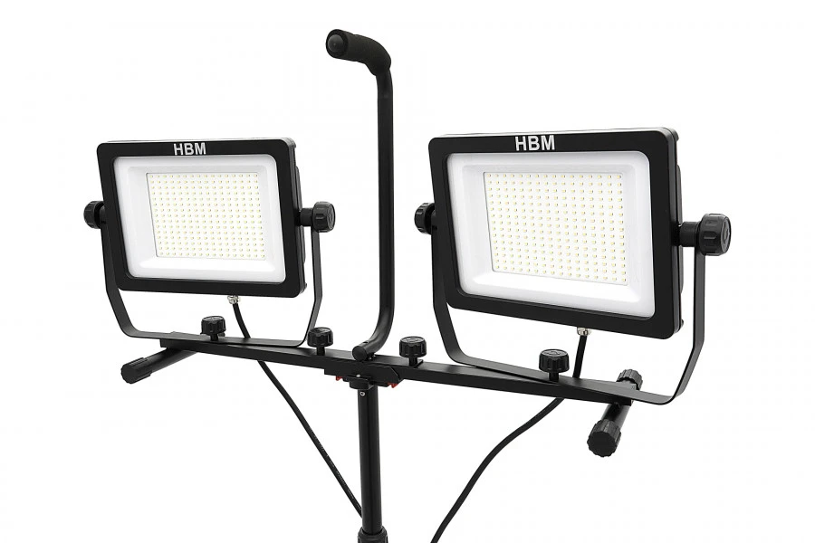 HBM Professionele Dubbele LED Bouwlamp 2 X 150 Watt – 2 X 15.000 Lumen Met Statief 1 HBM Professionele Dubbele LED Bouwlamp 2 X 150 Watt – 2 X 15.000 Lumen Met Statief